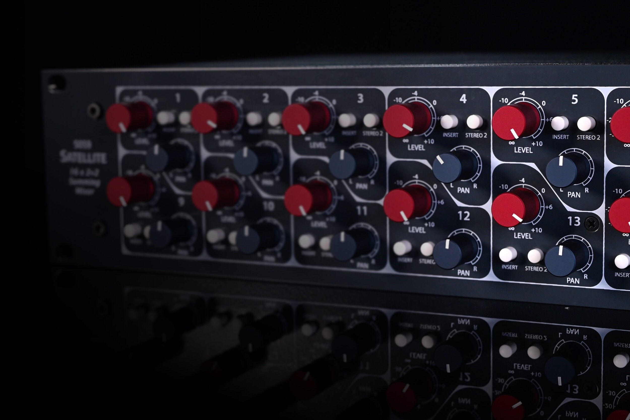 Rupert Neve Designs | 5059 Satellite 16 x 2+2 Summing Mixer