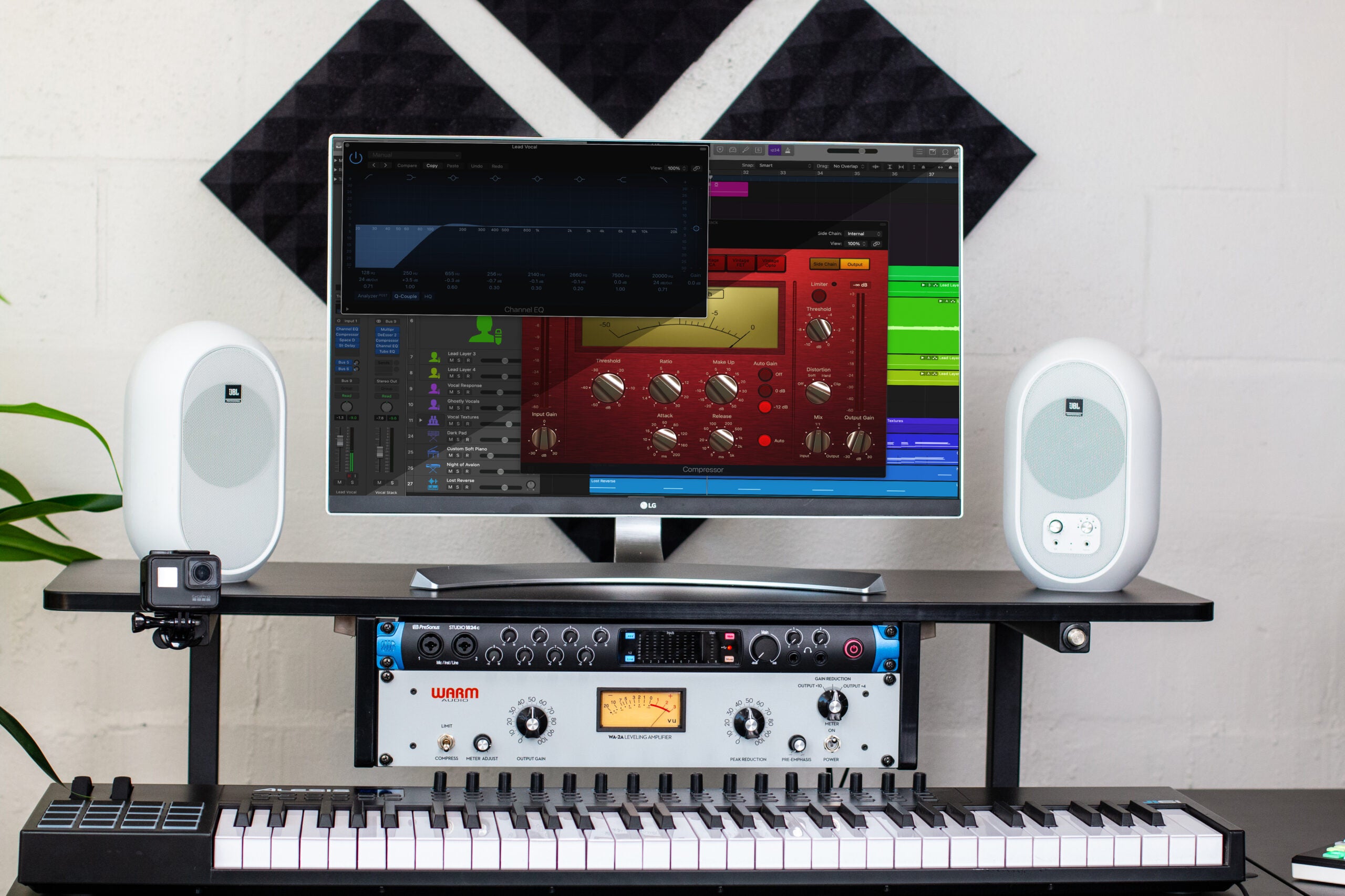 Gator Frameworks | Desk Set w/ Main Desk, Corner, Rack - BLK