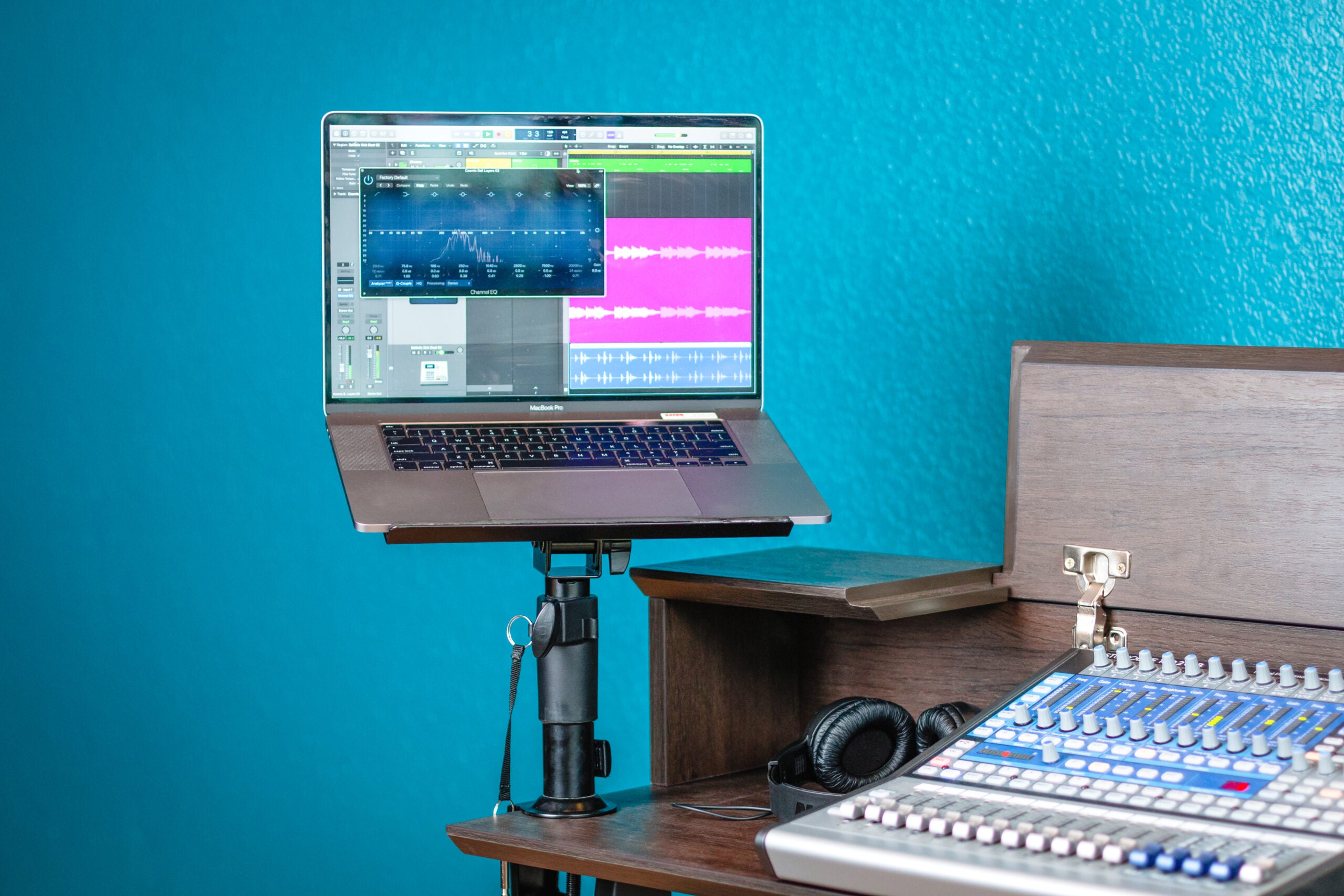 Gator Frameworks | Clampable Laptop And Accessory Stand